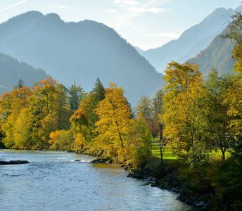 Herbst-Wanderung im Saalachtal mit Fluss