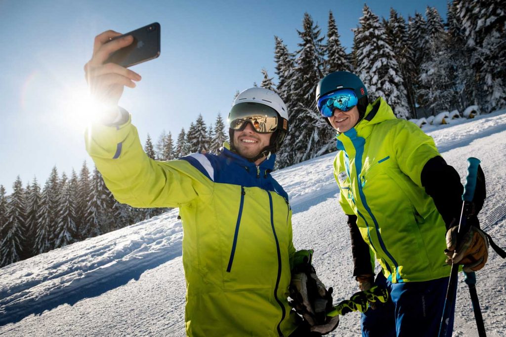 Winter Skifahren Piste Pärchen Selfie